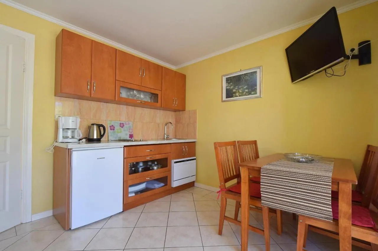 Apartments Jelica Njivice Croatia