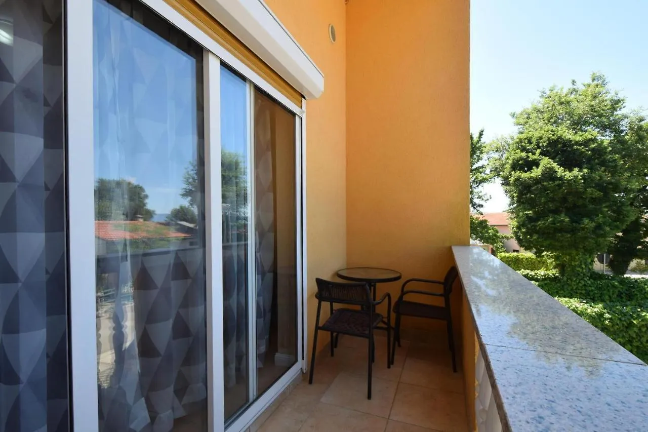 Apartments Jelica Njivice