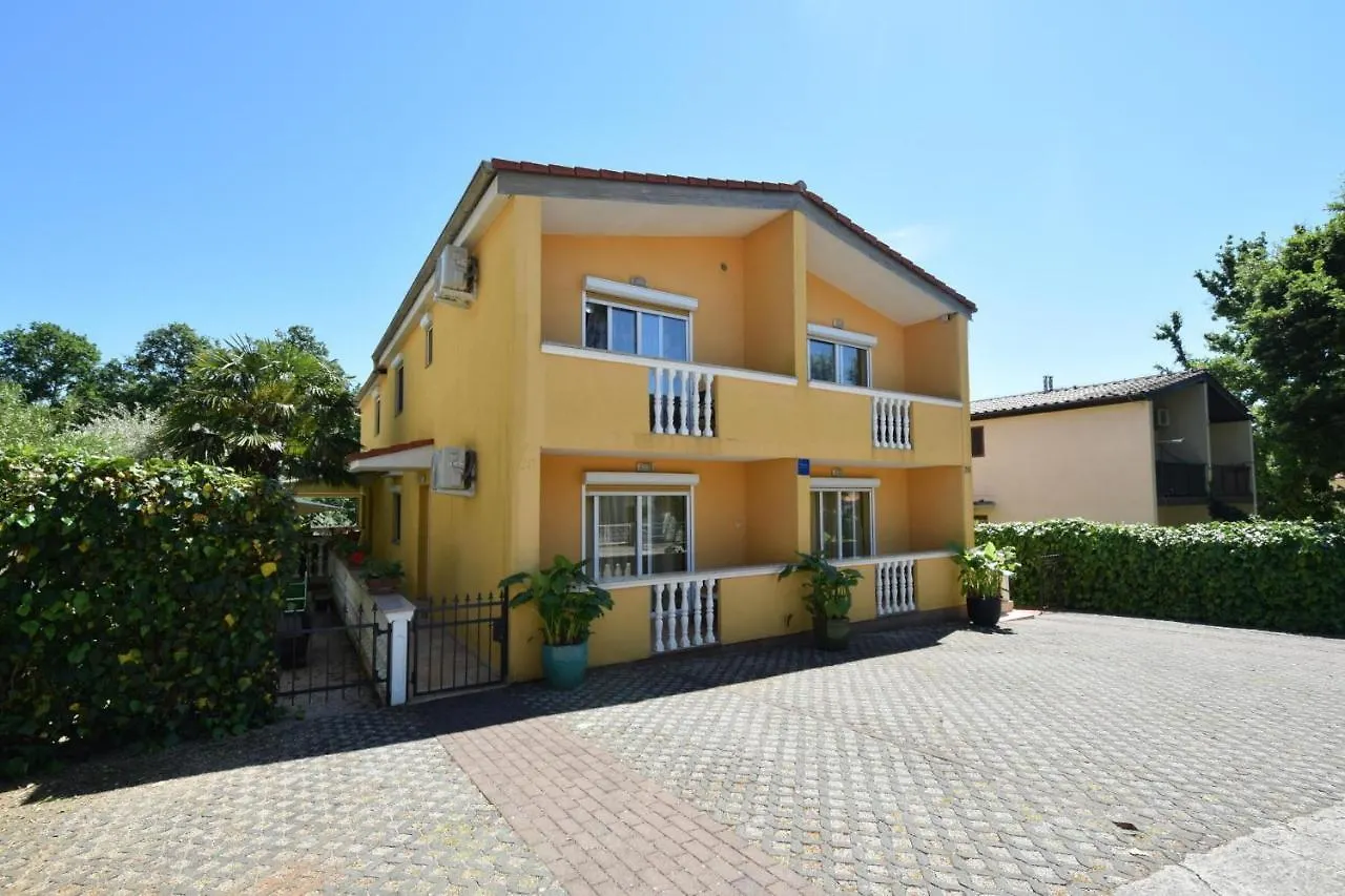 Apartments Jelica Njivice